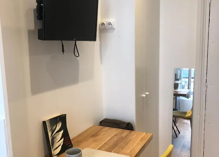 Studette Au Coeur Du Marais * Paris